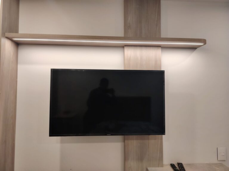 Inicio instalacion televisor en madera eg instlaciones integrales